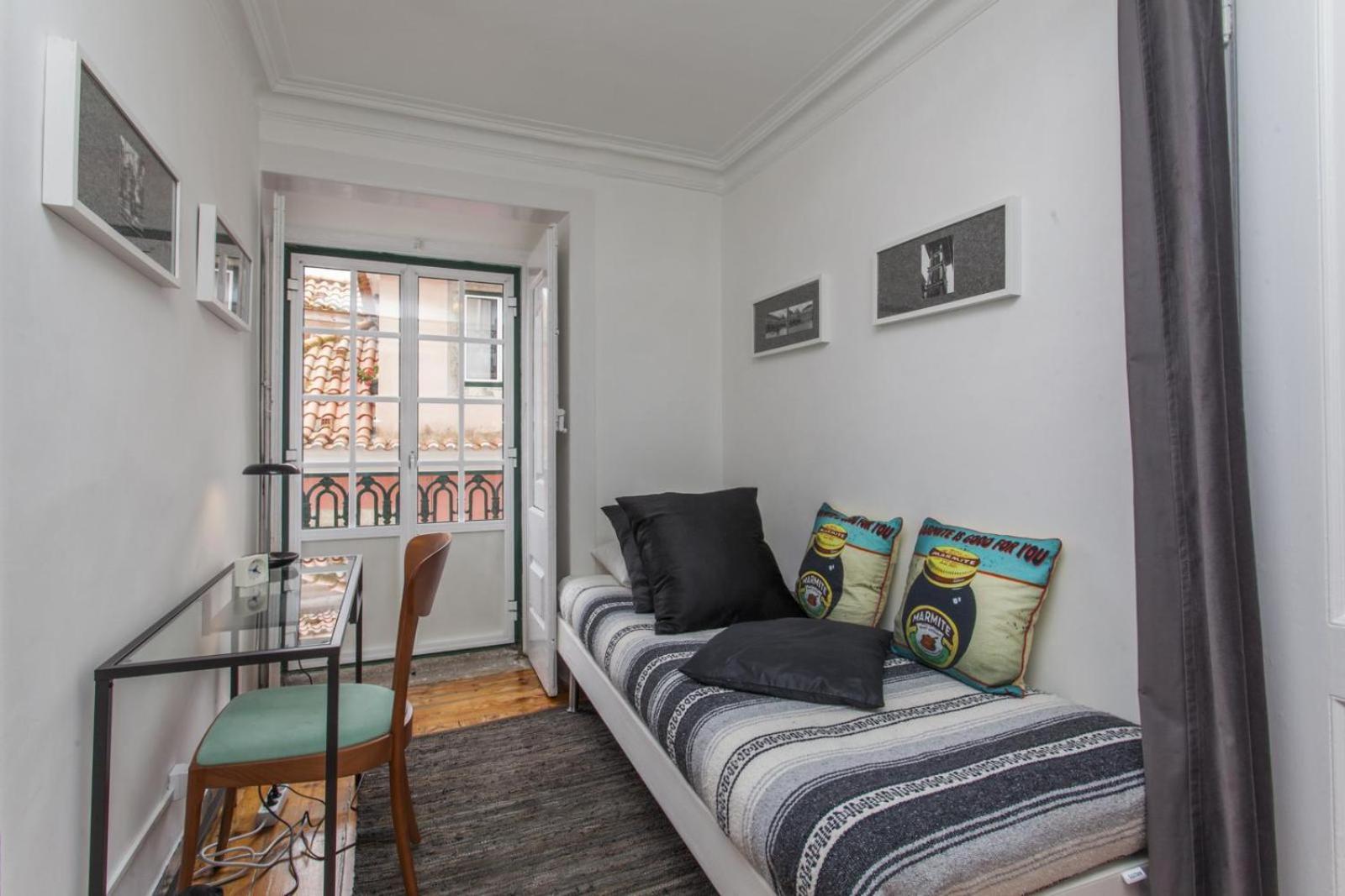 C2 Bairro Alto 18Th Century Beautiful Apartment Лиссабон Экстерьер фото